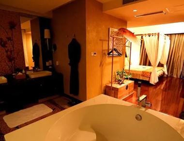 上海青浦养生会所的黄昏恋：当爱情遇上八十岁